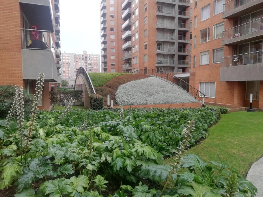 Hermosa Habitacion Privada En Conjunto Residencial Cerca Al Aeropuerto Y Terminal De Bogota, Zonas Comunes Se Comparten Con 1 Persona Apartment Luaran gambar