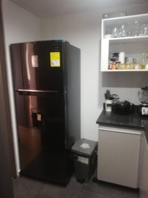 Hermosa Habitacion Privada En Conjunto Residencial Cerca Al Aeropuerto Y Terminal De Bogota, Zonas Comunes Se Comparten Con 1 Persona Apartment Luaran gambar