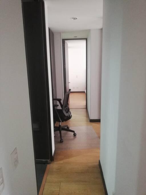 Hermosa Habitacion Privada En Conjunto Residencial Cerca Al Aeropuerto Y Terminal De Bogota, Zonas Comunes Se Comparten Con 1 Persona Apartment Luaran gambar