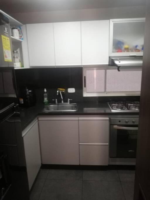 Hermosa Habitacion Privada En Conjunto Residencial Cerca Al Aeropuerto Y Terminal De Bogota, Zonas Comunes Se Comparten Con 1 Persona Apartment Luaran gambar